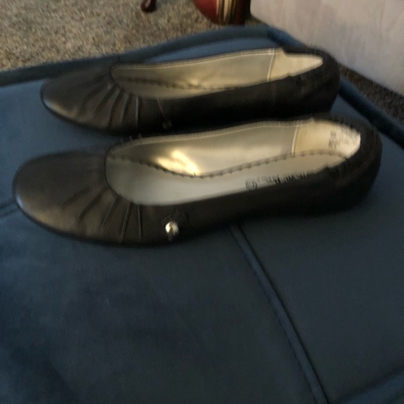 Tom Mchaan flats - Picture 2 of 3